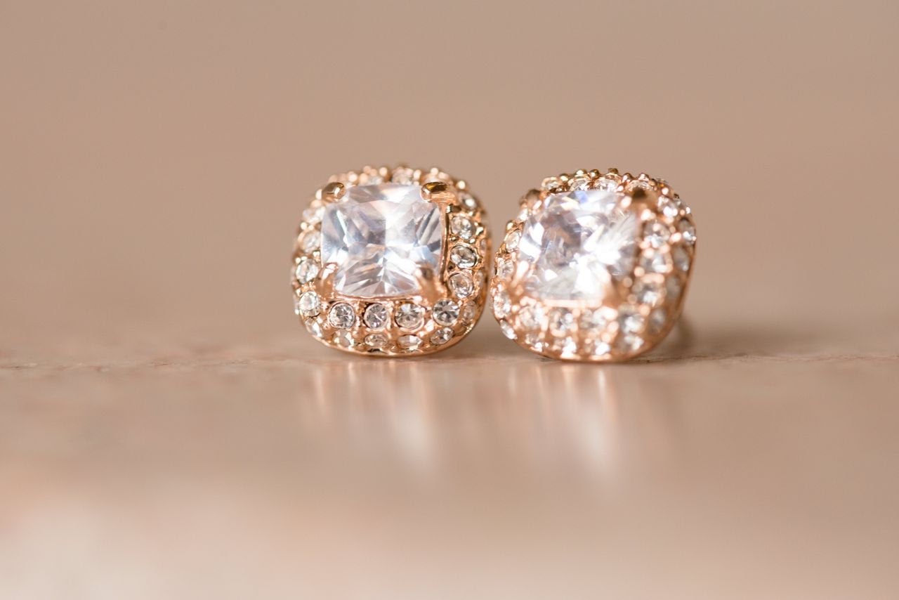 Stunning Diamond Stud Earring Trends to Add a Twist to Your Style