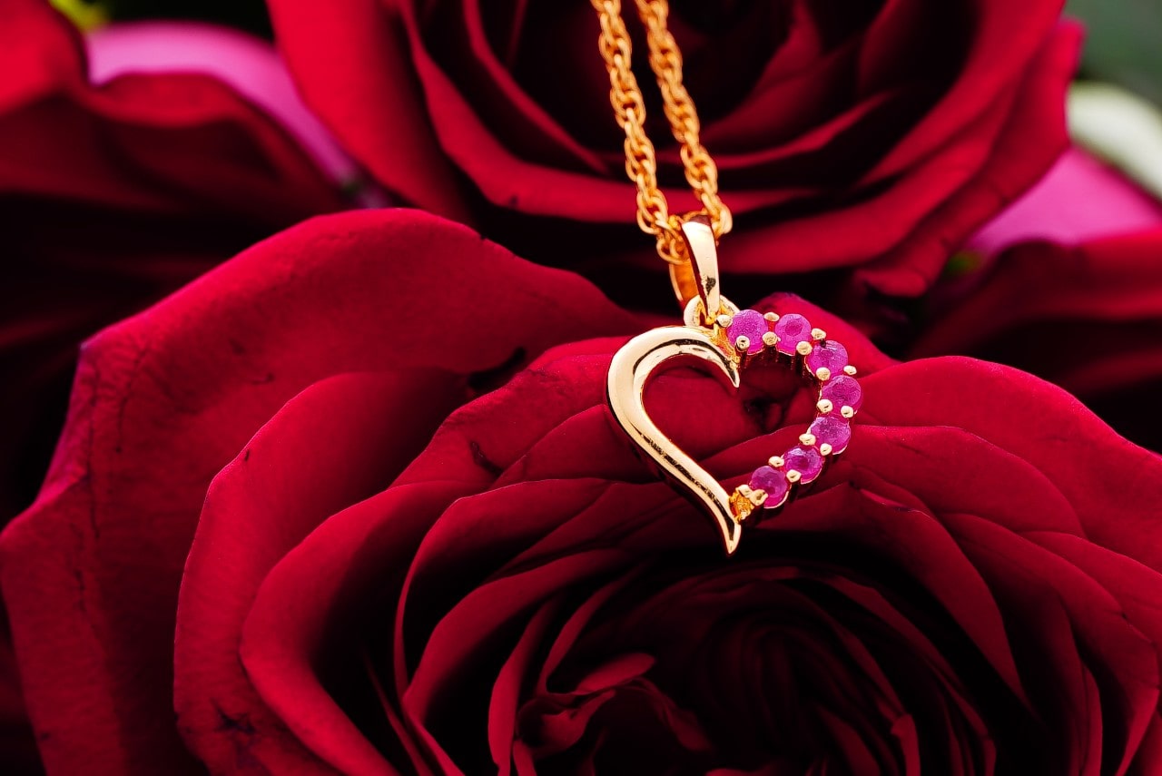 Stay In Style This Valentine?s Day With These Trending Designer Necklaces